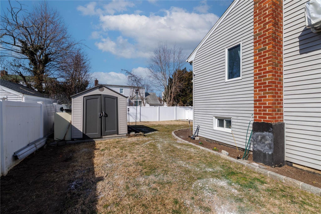 31 of 38 - 1111 Steele Boulevard, Baldwin, NY