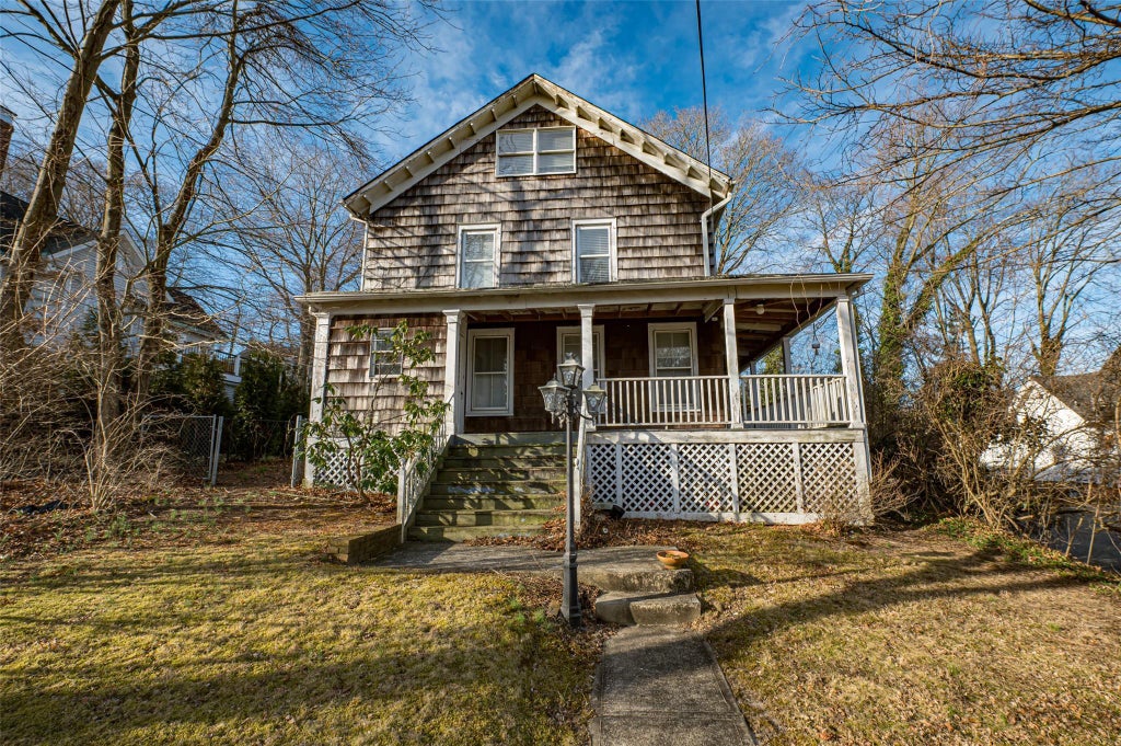 127a Barnum Avenue, Port Jefferson