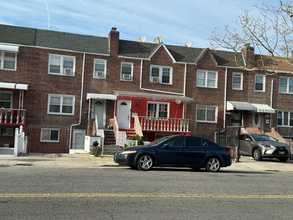 225-23 Murdock Avenue, Queens Village