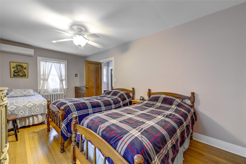 15 of 22 - 457 Pennsylvania Avenue, Williston Park, NY