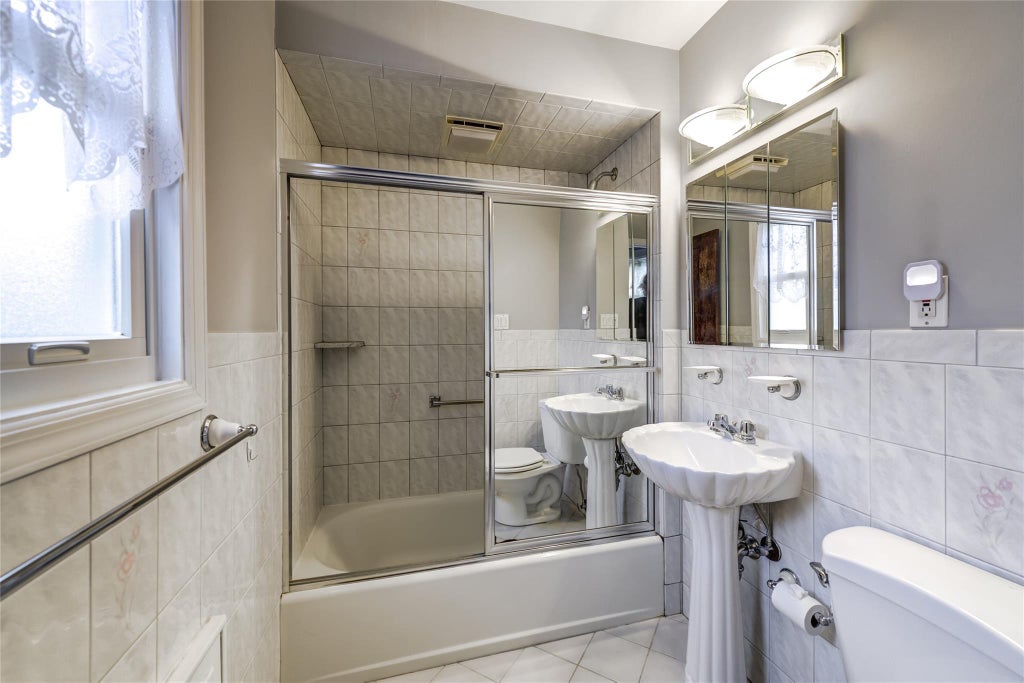 16 of 22 - 457 Pennsylvania Avenue, Williston Park, NY
