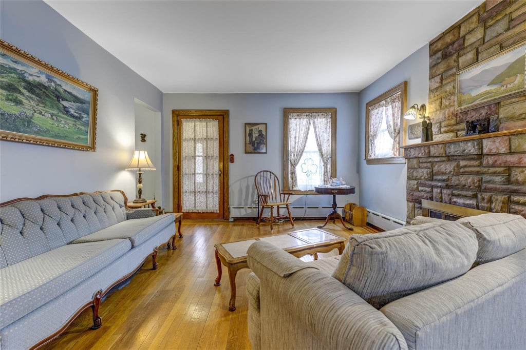 4 of 22 - 457 Pennsylvania Avenue, Williston Park, NY