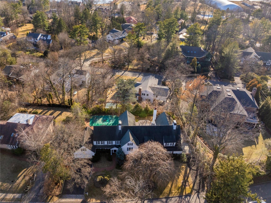32 of 33 - 20 Ridge Drive, Great Neck, NY