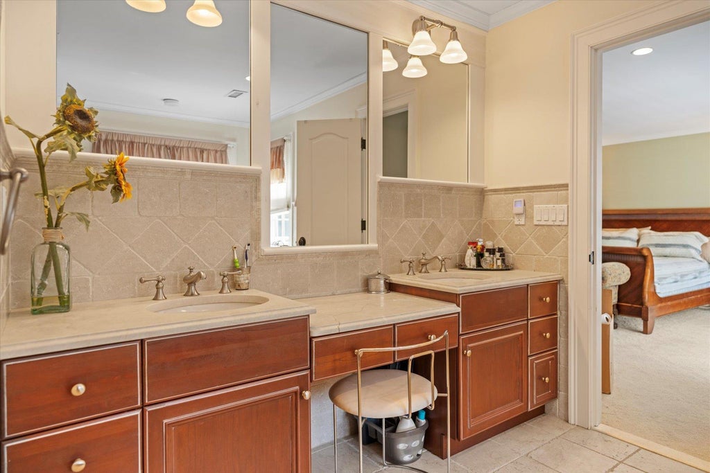 19 of 34 - 18 Landing Lane, East Quogue, NY