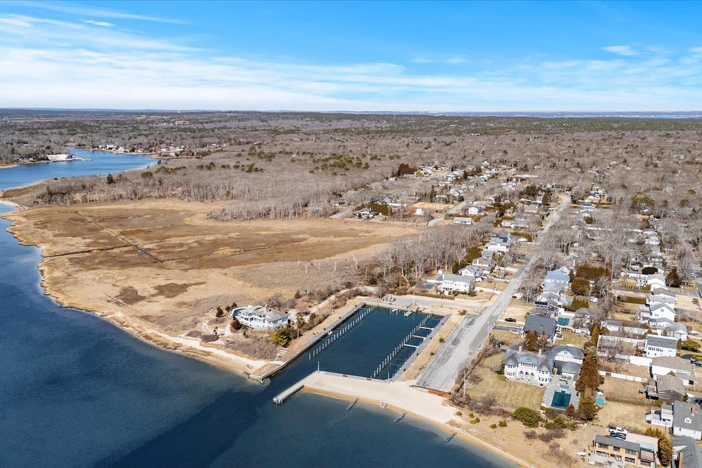 27 of 34 - 18 Landing Lane, East Quogue, NY