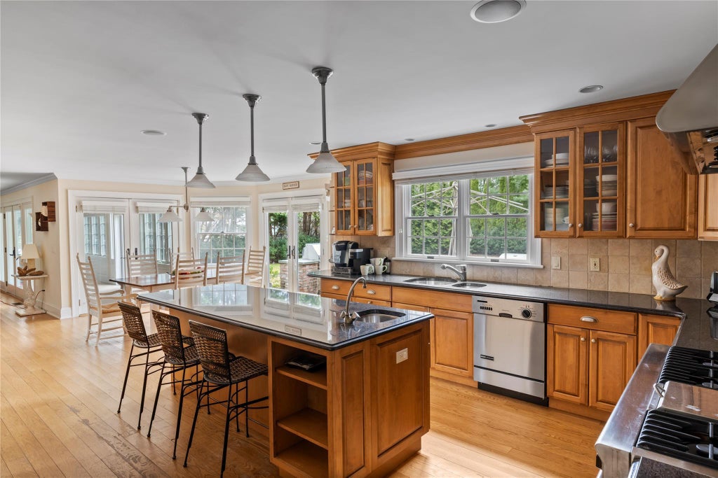 7 of 34 - 18 Landing Lane, East Quogue, NY