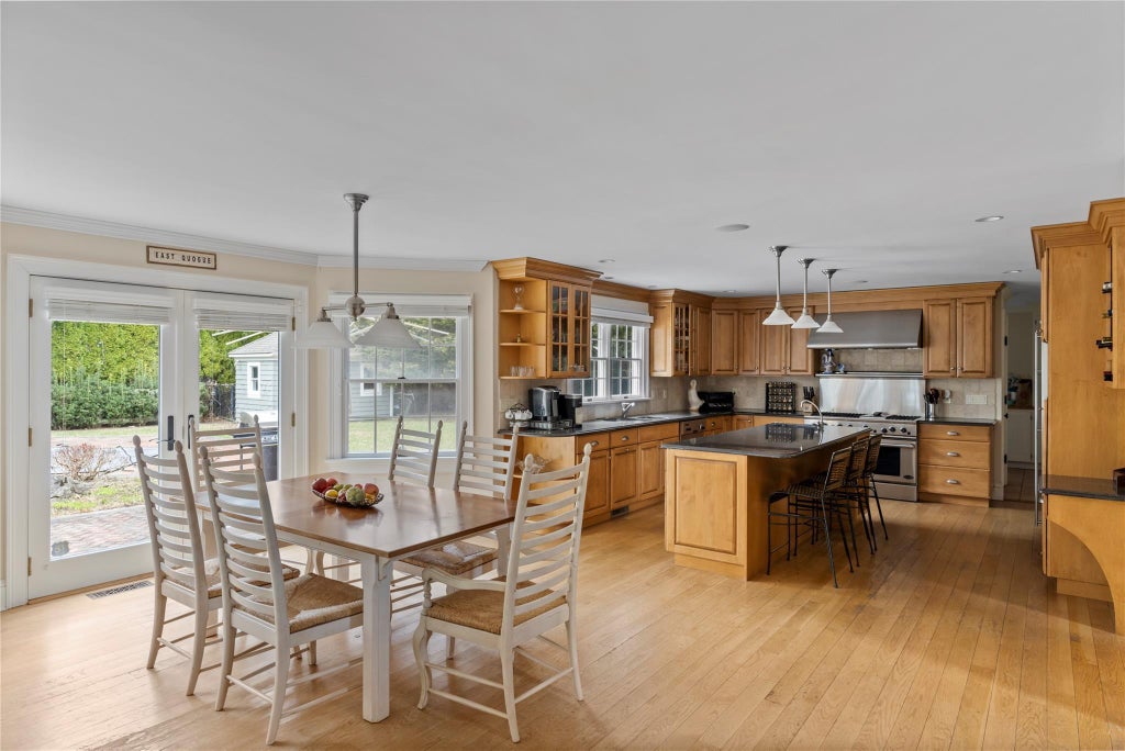 8 of 34 - 18 Landing Lane, East Quogue, NY