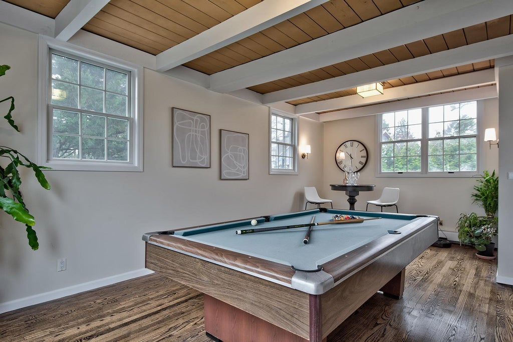 19 of 46 - 5 North Drive, Manhasset, NY