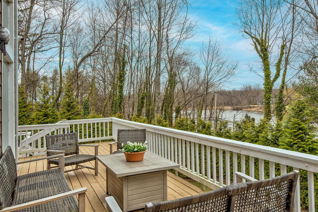 39 of 46 - 5 North Drive, Manhasset, NY