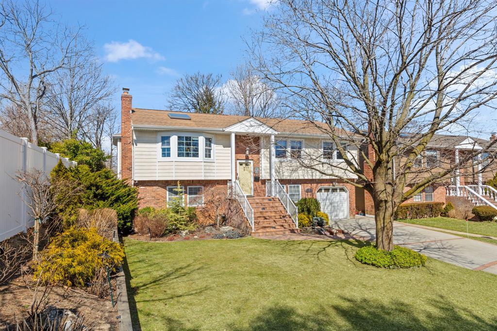 2 of 32 - 1017 Donna Court, Baldwin, NY