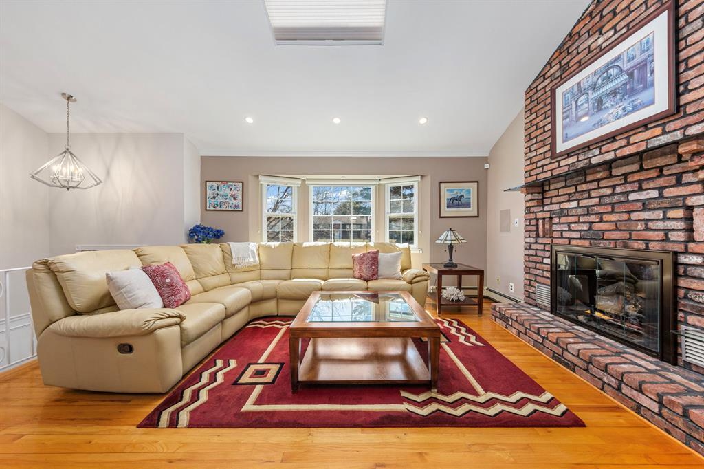 7 of 32 - 1017 Donna Court, Baldwin, NY
