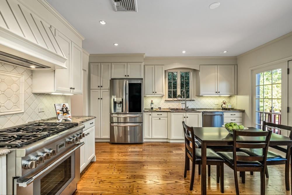 10 of 35 - 132 Revere Road, Manhasset, NY
