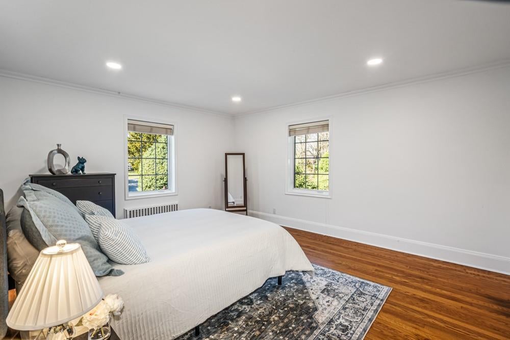 22 of 35 - 132 Revere Road, Manhasset, NY