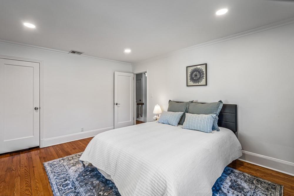 24 of 35 - 132 Revere Road, Manhasset, NY