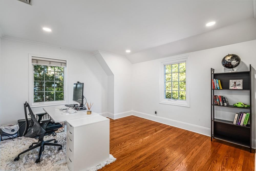 26 of 35 - 132 Revere Road, Manhasset, NY