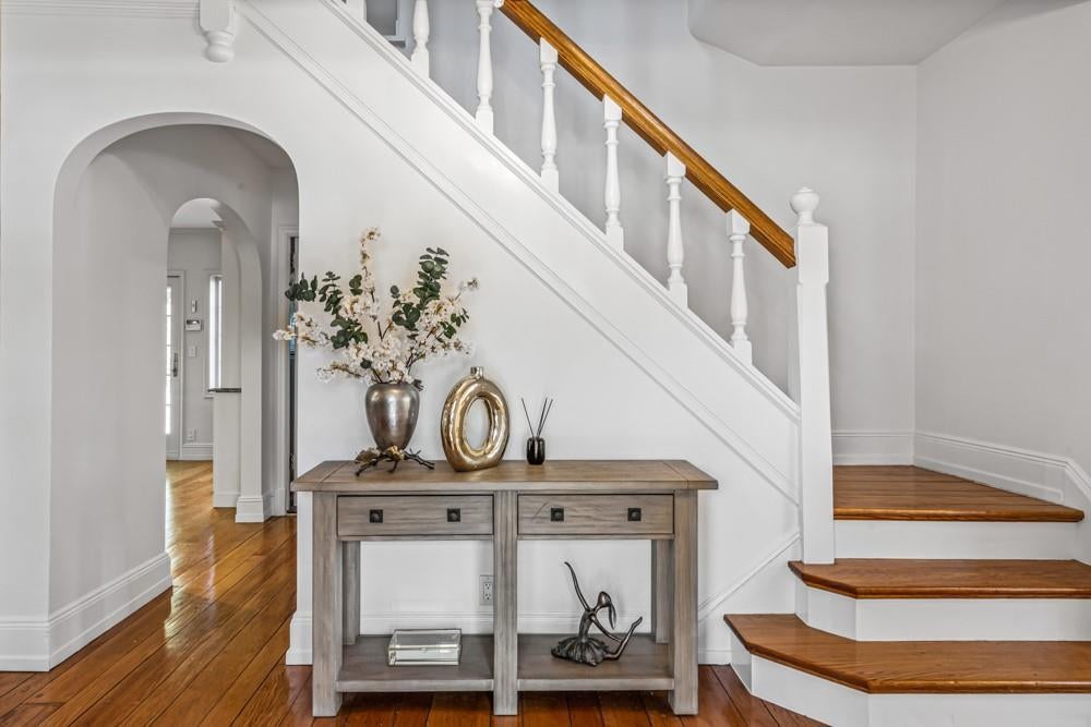 2 of 35 - 132 Revere Road, Manhasset, NY