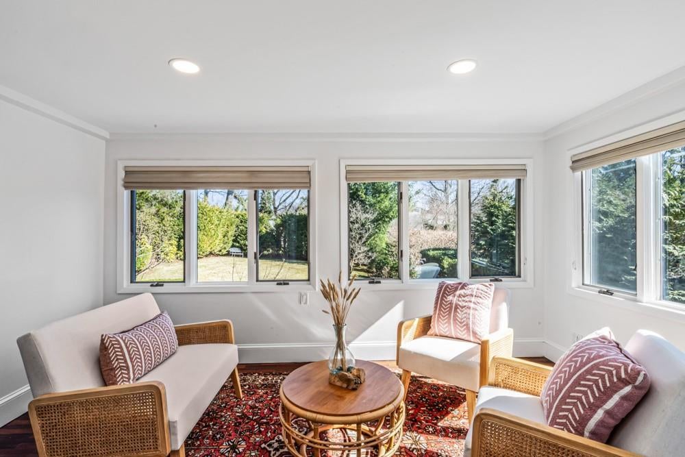 6 of 35 - 132 Revere Road, Manhasset, NY