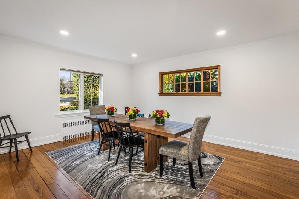 8 of 35 - 132 Revere Road, Manhasset, NY