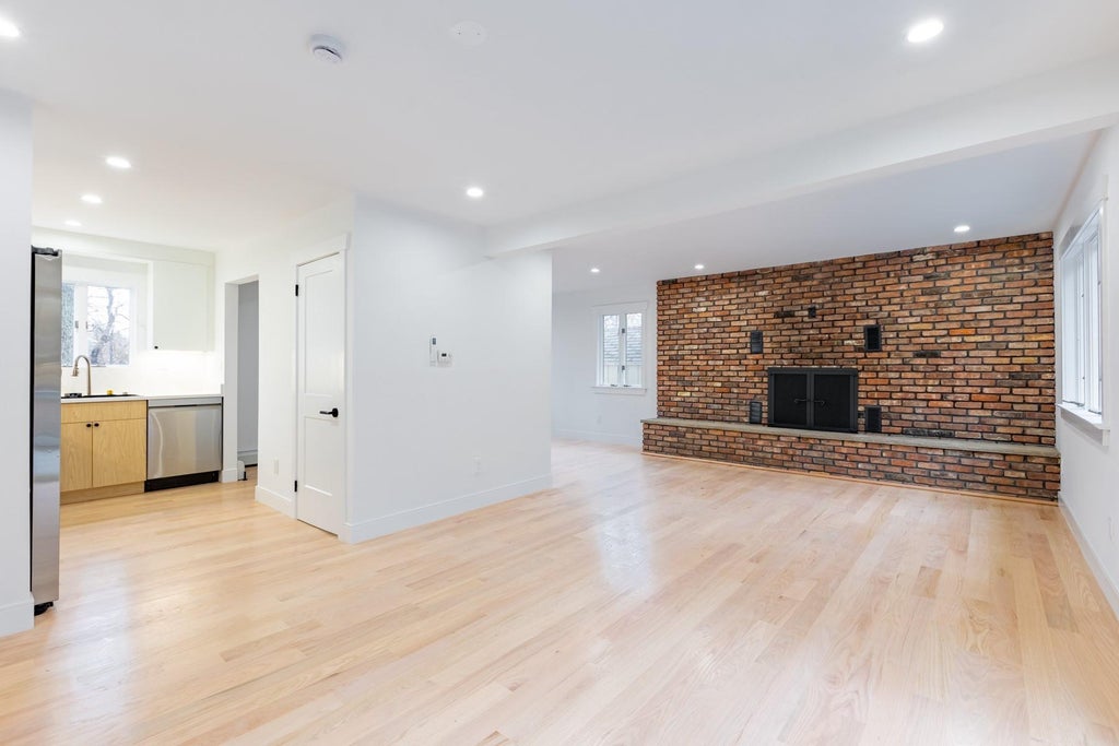 9 of 39 - 20 Rockland Avenue, Congers, NY
