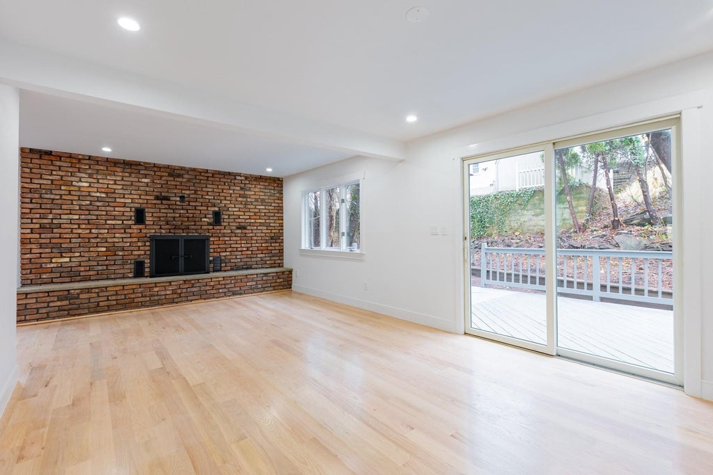 13 of 39 - 20 Rockland Avenue, Congers, NY