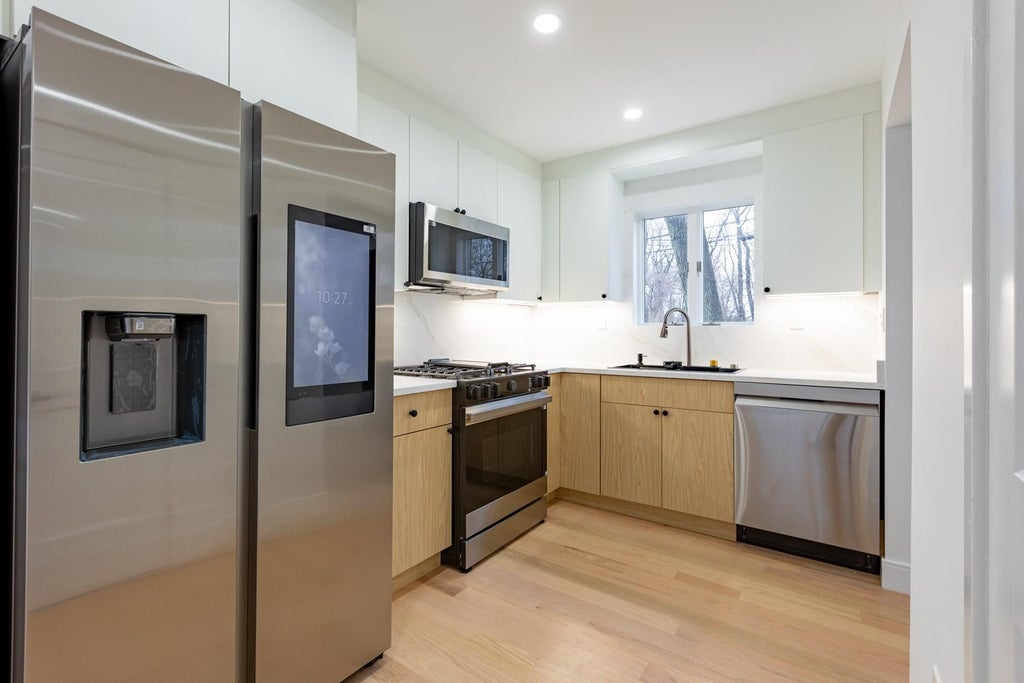 3 of 39 - 20 Rockland Avenue, Congers, NY