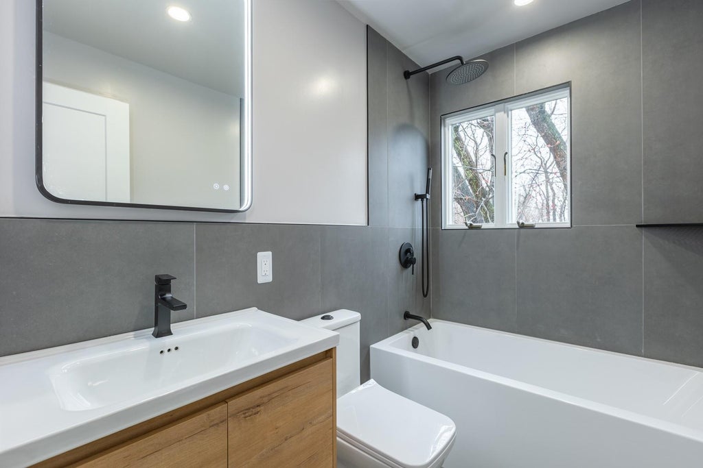 6 of 39 - 20 Rockland Avenue, Congers, NY