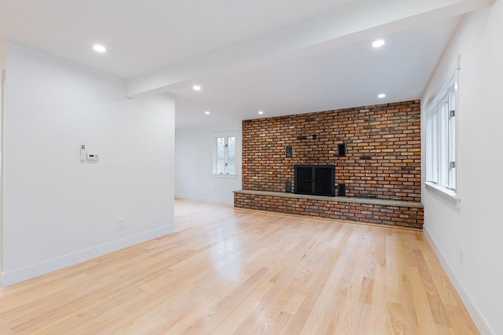 8 of 39 - 20 Rockland Avenue, Congers, NY