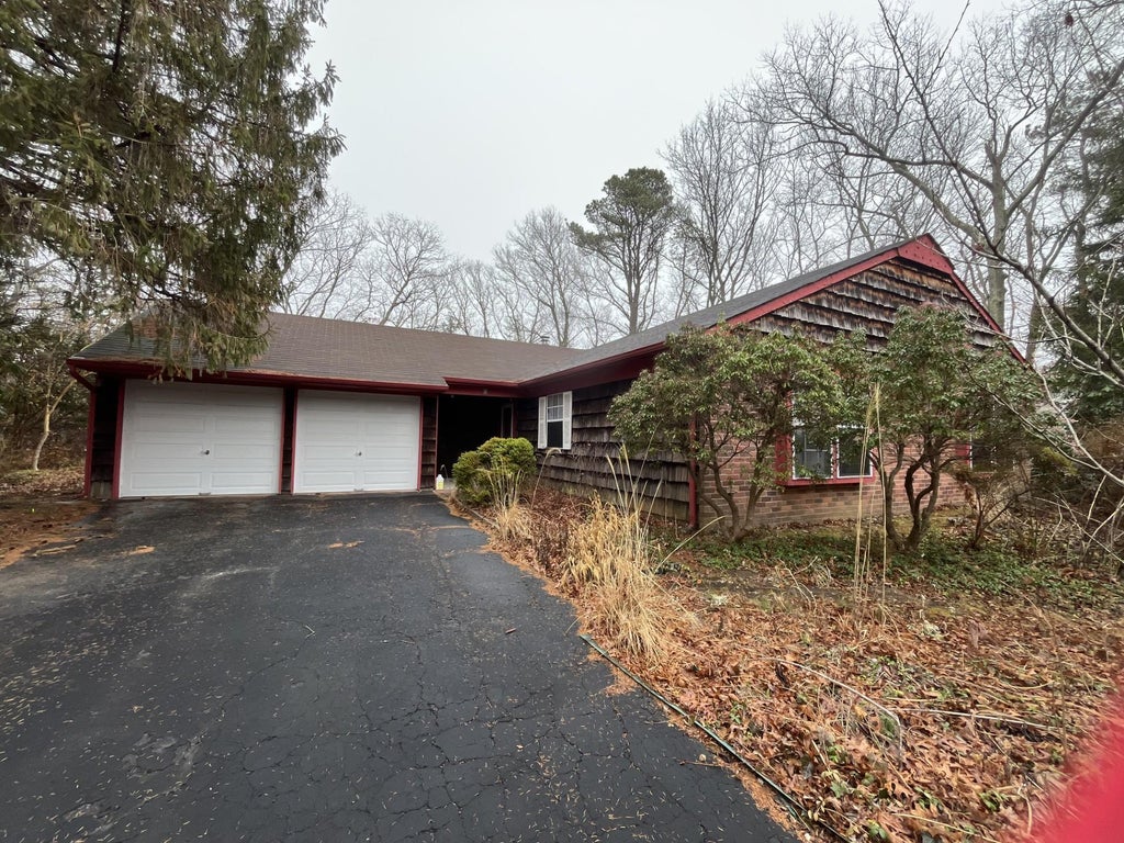 7 Falmouth Drive, Mount Sinai