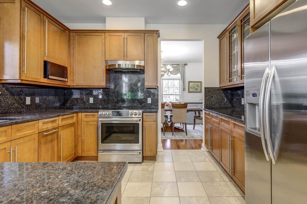 10 of 30 - 258 Harbor View Drive, Port Washington, NY