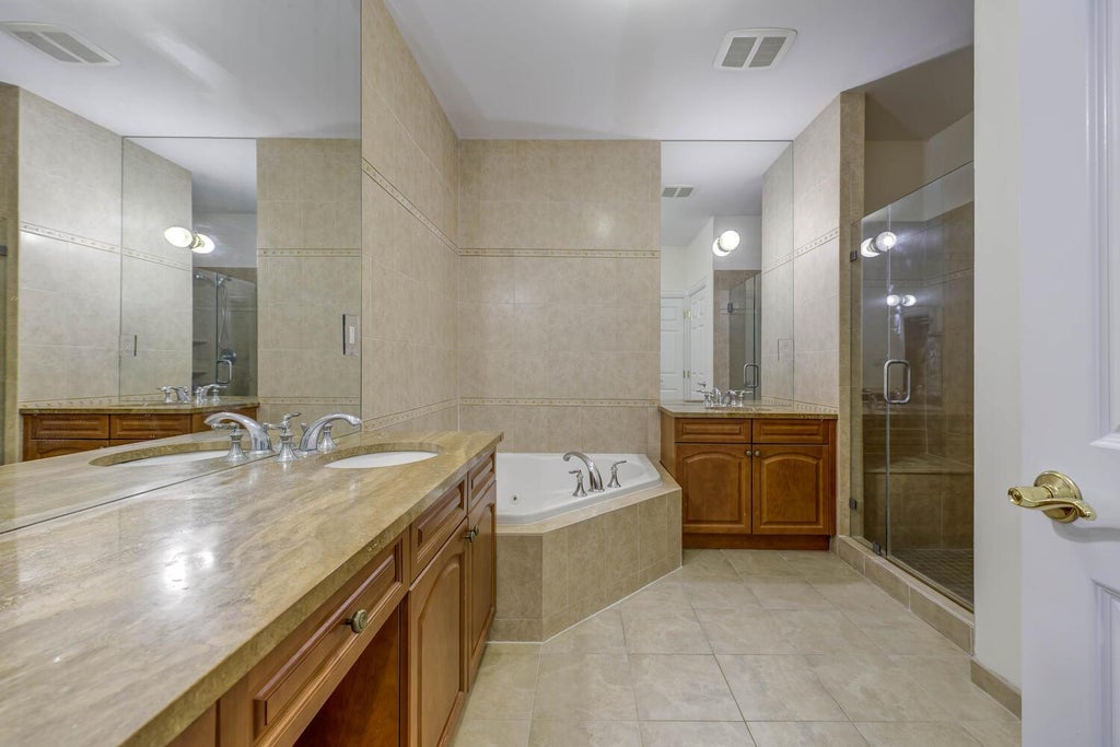13 of 30 - 258 Harbor View Drive, Port Washington, NY