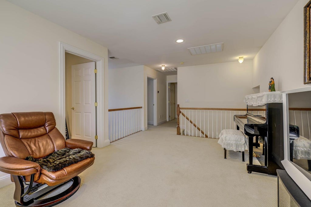 14 of 30 - 258 Harbor View Drive, Port Washington, NY