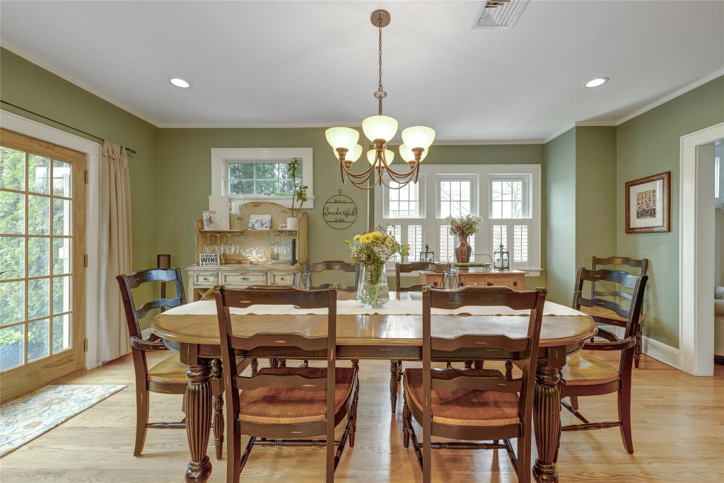 9 of 28 - 50 Poplar St., Westbury, NY