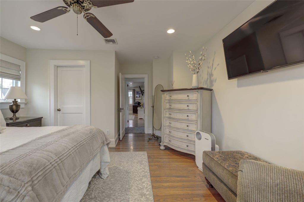 15 of 28 - 50 Poplar St., Westbury, NY