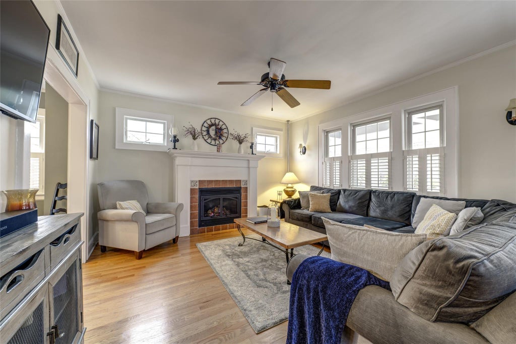 6 of 28 - 50 Poplar St., Westbury, NY
