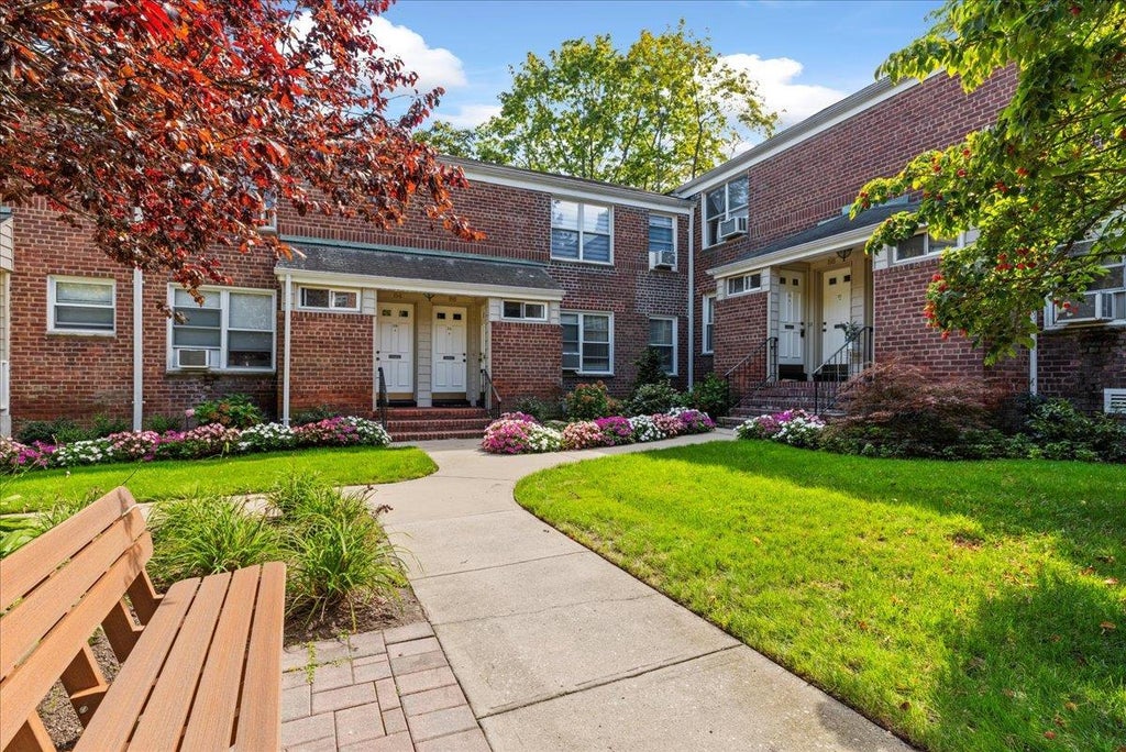 1 of 22 - Undisclosed, Roslyn Heights, NY