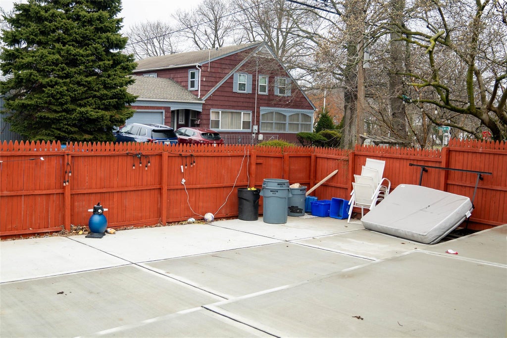 27 of 29 - 2 Circle Drive, Baldwin, NY