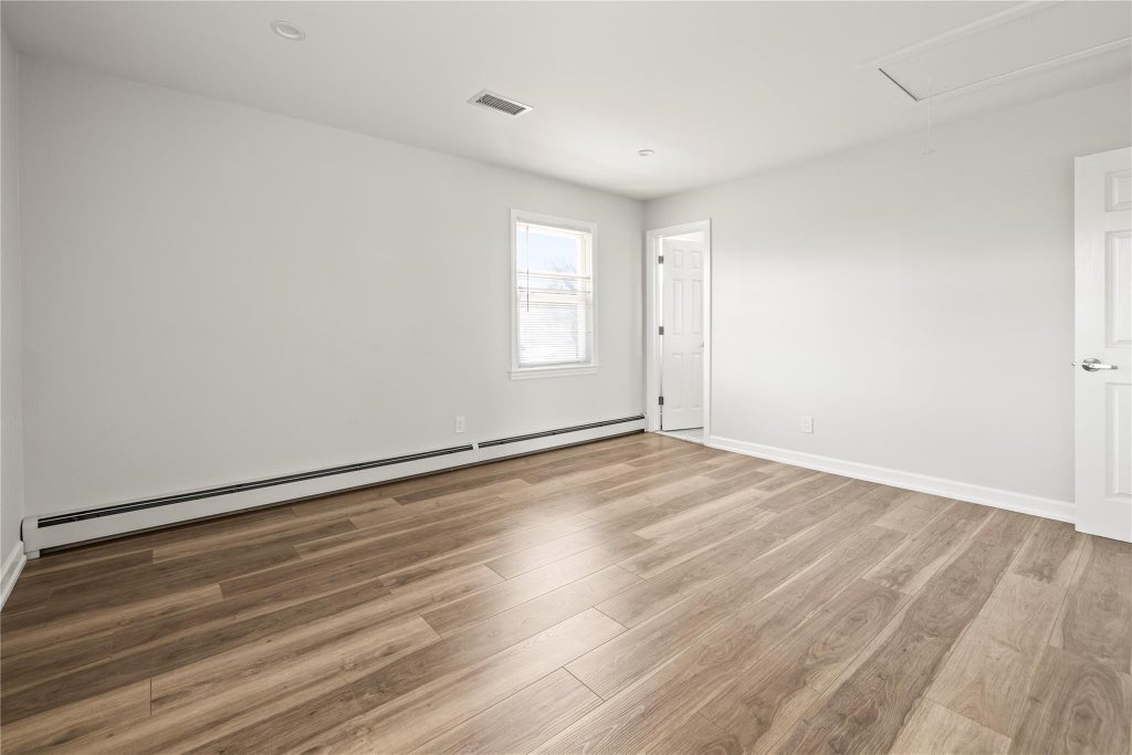 11 of 29 - 114 Celia Drive, Jericho, NY