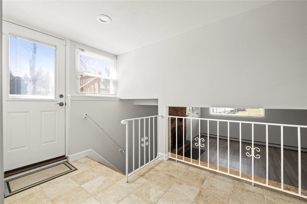 17 of 29 - 114 Celia Drive, Jericho, NY