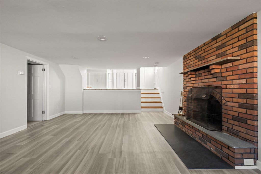 18 of 29 - 114 Celia Drive, Jericho, NY
