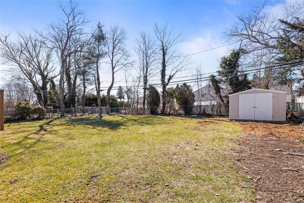 25 of 29 - 114 Celia Drive, Jericho, NY