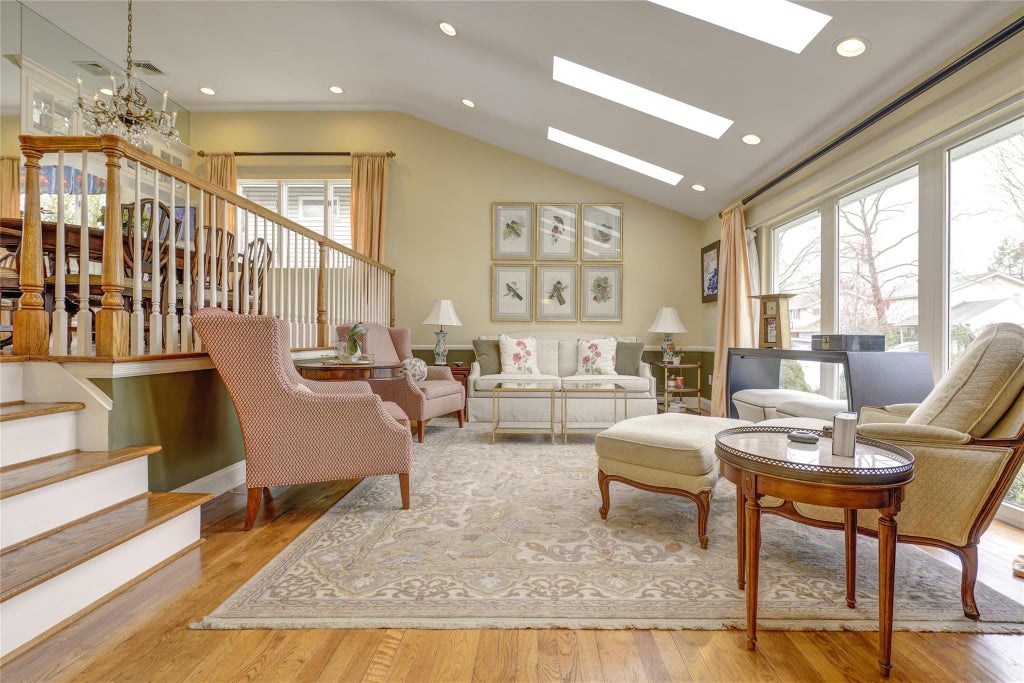 10 of 35 - 28 Driftwood Drive, Port Washington, NY