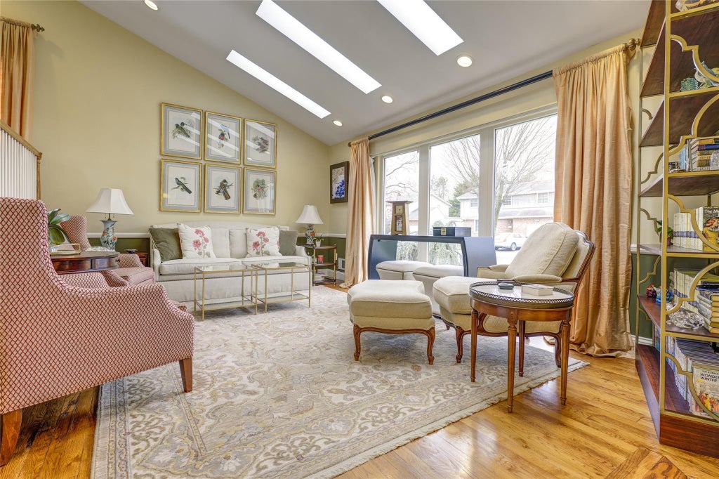 11 of 35 - 28 Driftwood Drive, Port Washington, NY