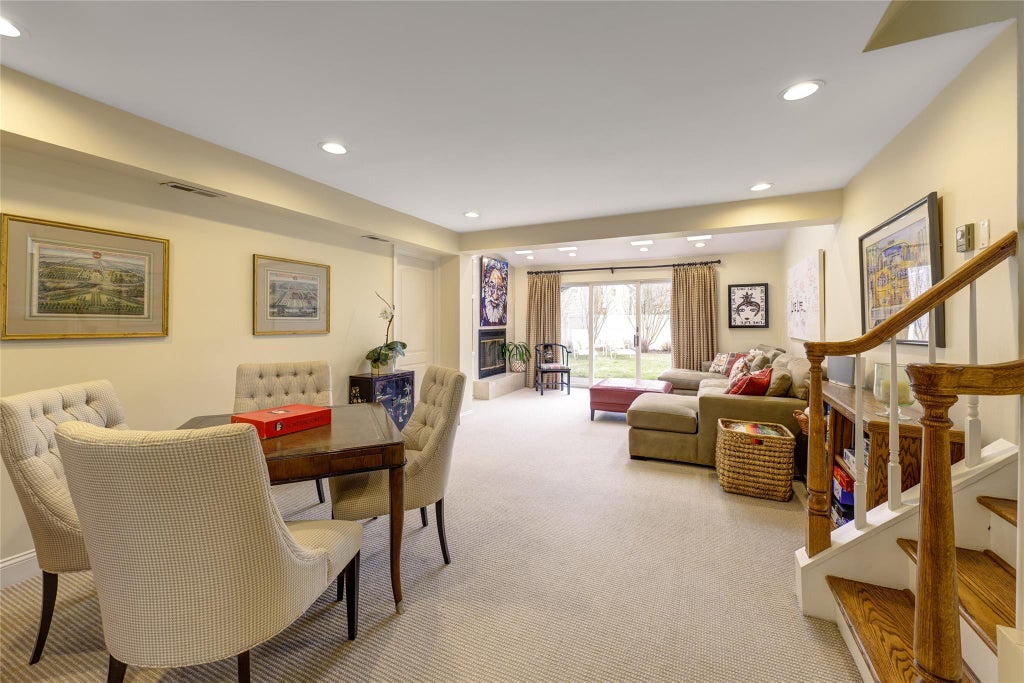 13 of 35 - 28 Driftwood Drive, Port Washington, NY