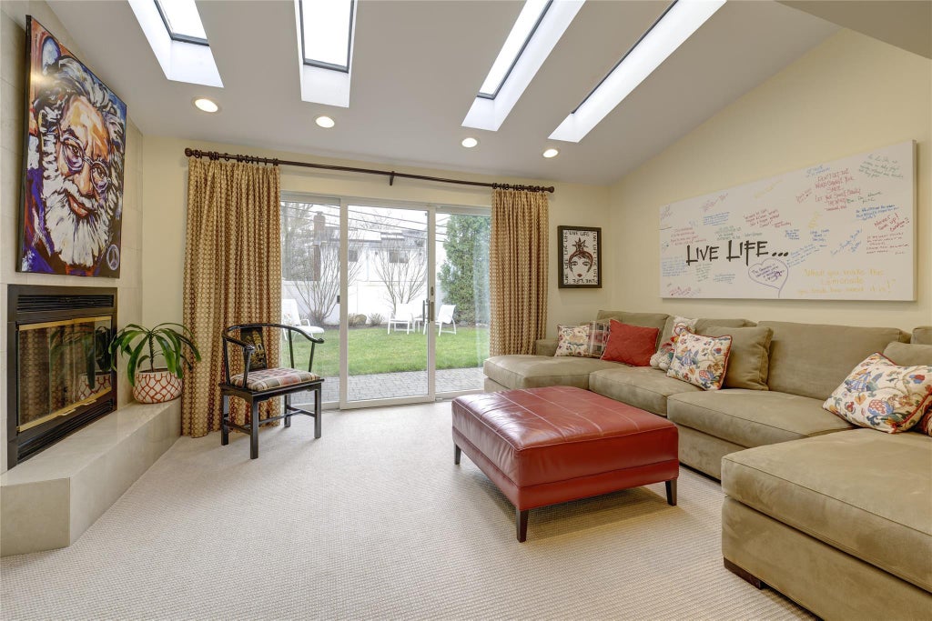 15 of 35 - 28 Driftwood Drive, Port Washington, NY