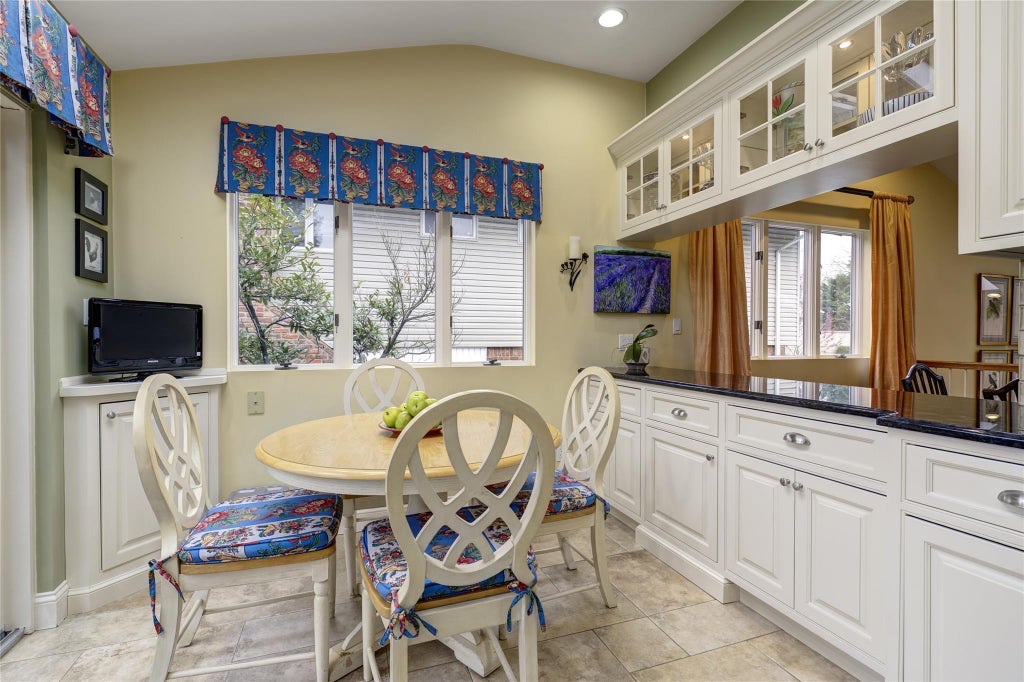 20 of 35 - 28 Driftwood Drive, Port Washington, NY