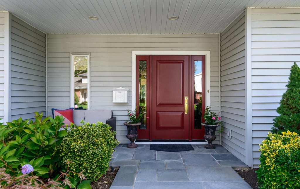 2 of 35 - 28 Driftwood Drive, Port Washington, NY