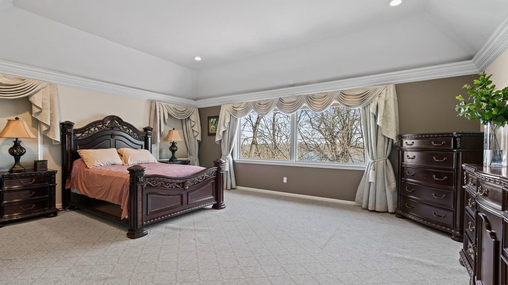 21 of 37 - 30 Pine Drive, Roslyn, NY