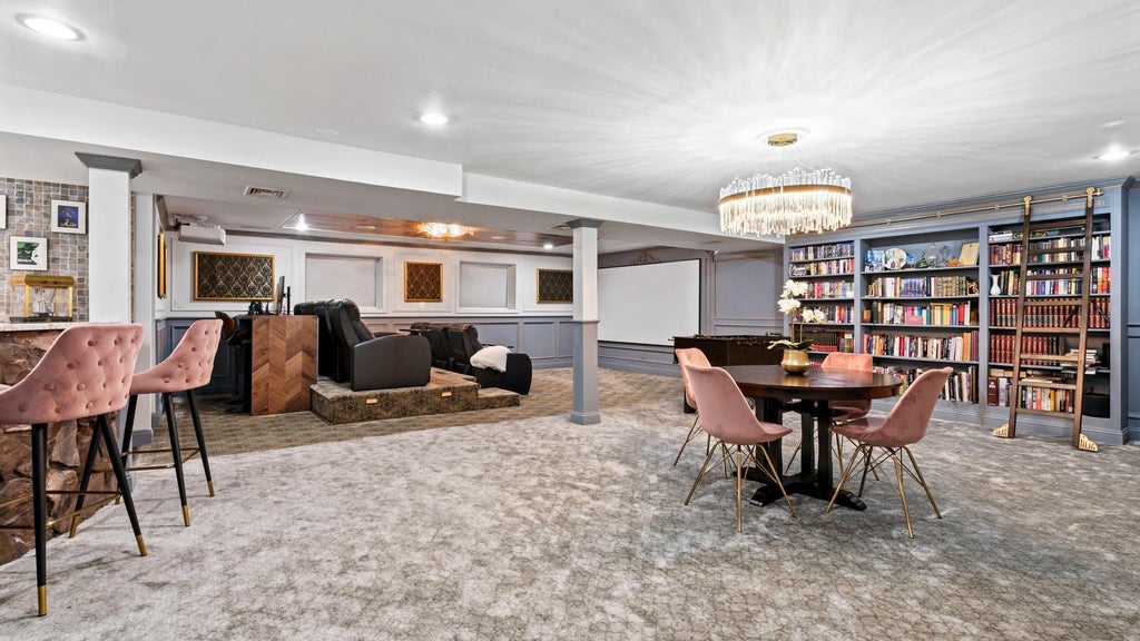 28 of 37 - 30 Pine Drive, Roslyn, NY