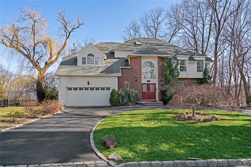 2 of 37 - 30 Pine Drive, Roslyn, NY