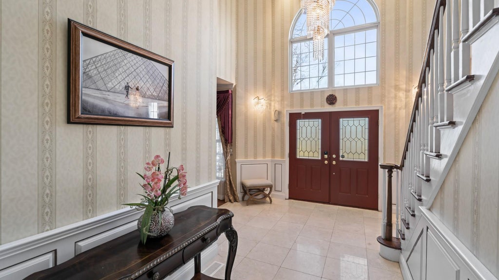 3 of 37 - 30 Pine Drive, Roslyn, NY